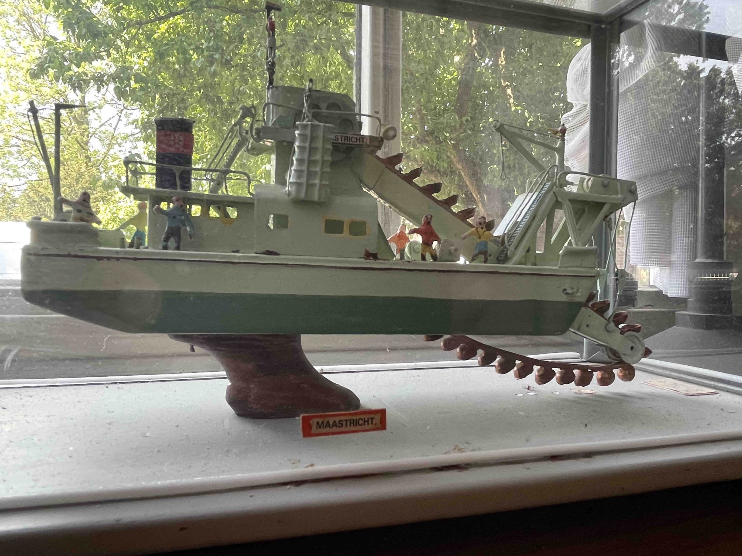 Machine-powered bucket dredge boat. Photo by Henrik Ernstson of collections at Nationaal Baggermuseum, Sliedrecht, The Netherlands, May 2022.